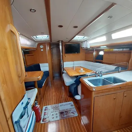 Hotel en barco Exocet Two