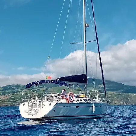 Hotel en barco Exocet Two *